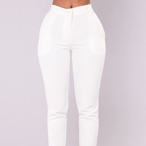 Fashion Nova White Dress pants Size Small